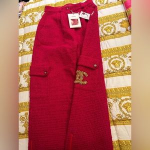 Chanel 21k Dark Pink and Gold pants